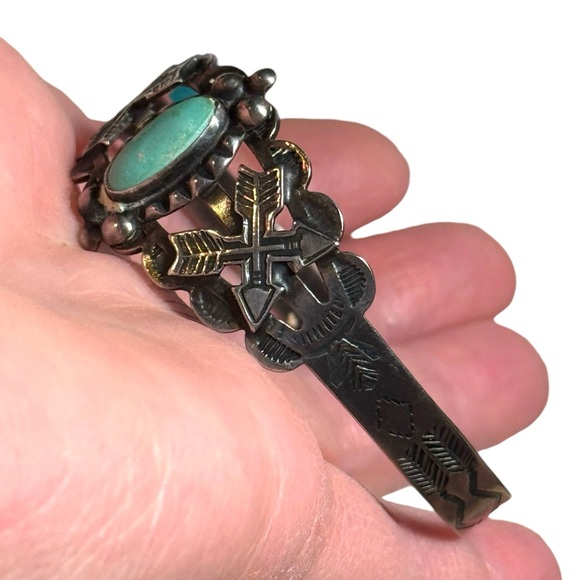 Vintage coin silver Navajo southwestern turquoise etched cuff bracelet - Picture 6 of 10